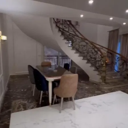 Duplex 5 Bed Room